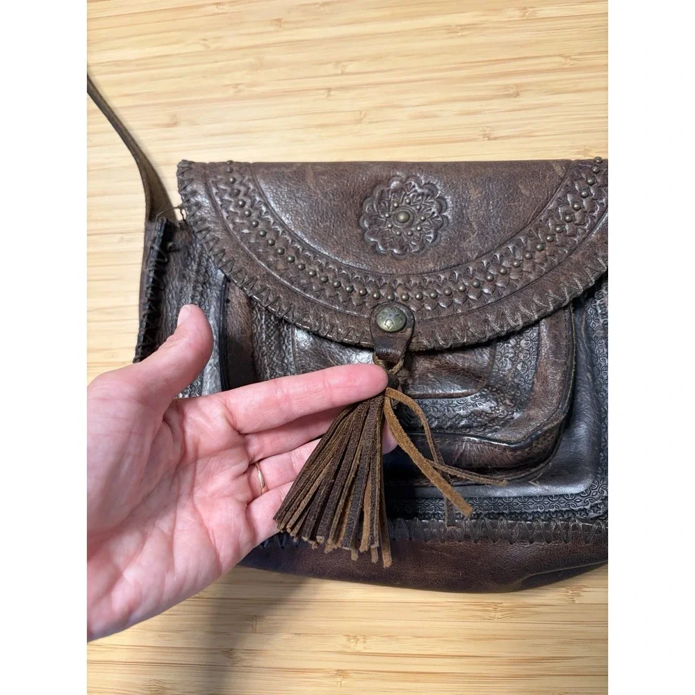 Patricia Nash Beaumont Crossbody Bag Brown Tooled Embossed Leather W/Tassel